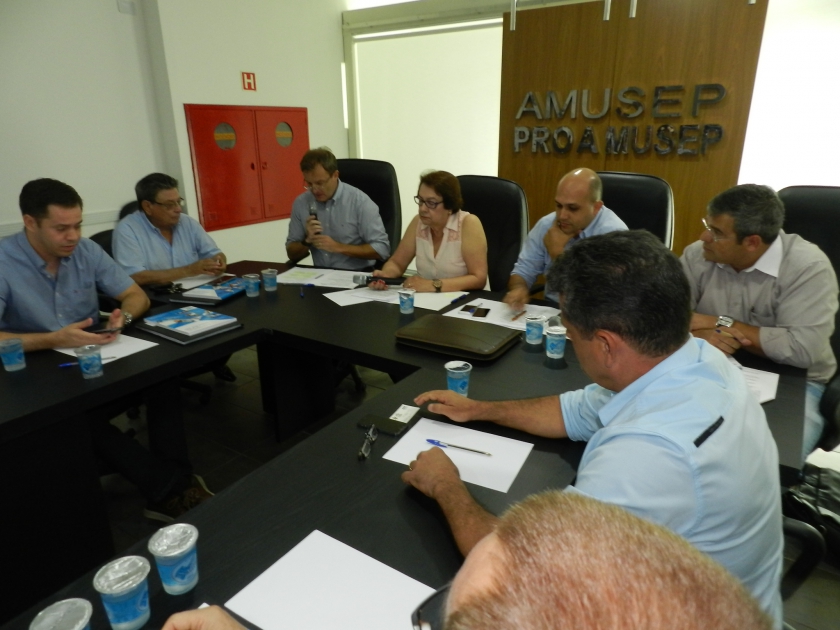<br />
<b>Notice</b>:  Undefined index: descricao in <b>/ingadigital/inga/amusep.com.br/privado/site/galeria/lista.php</b> on line <b>58</b><br />
